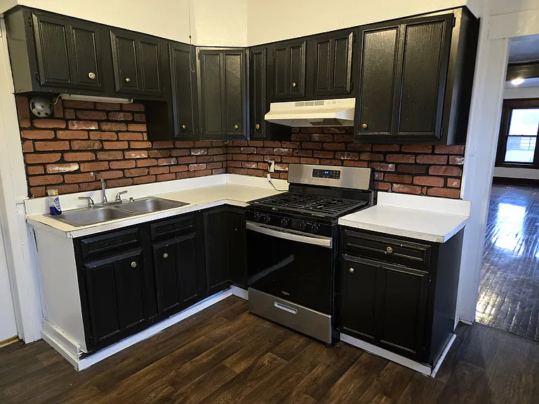 560 Fargo Ave #2 — Photo 5