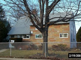 79 Coachman Ln, Levittown, NY 11756