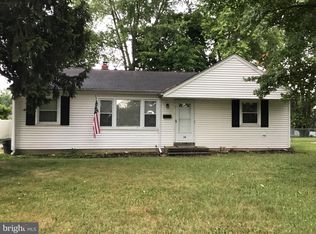 20 Warwick Rd, Stratford, NJ 08084