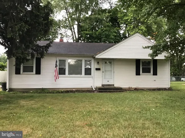 20 Warwick Rd, Stratford, NJ 08084