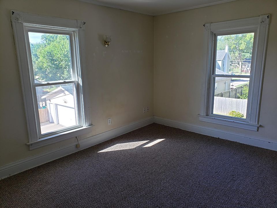 1st image of 314 1/2 N 1st St