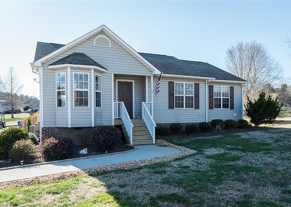 1st image of 3302 Loganberry Ct