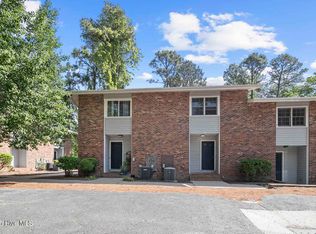 365 W Illinois Ave APT 9, Southern Pines, NC 28387