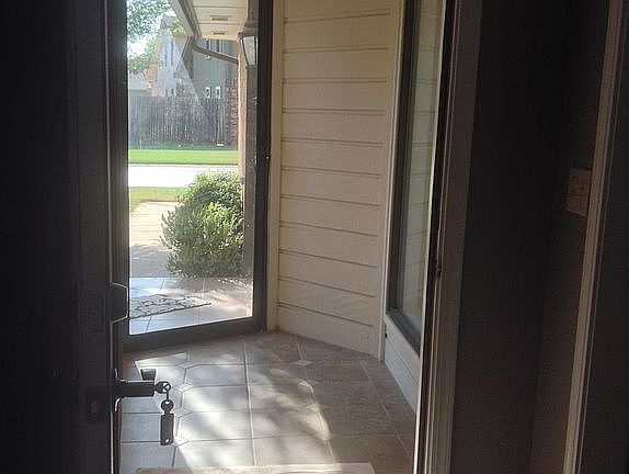 Entry with sunroom