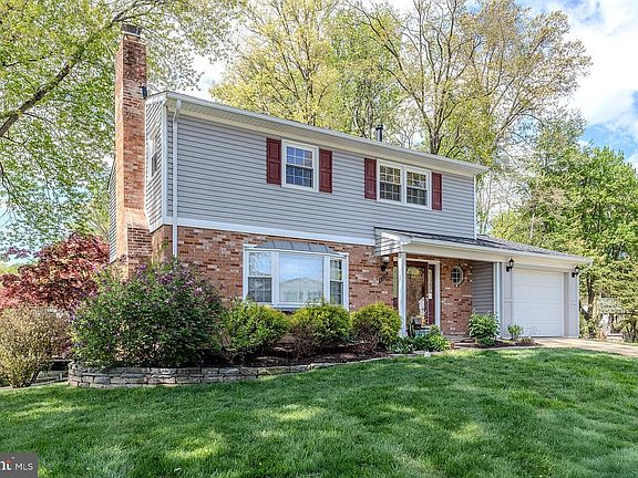 2nd image of 6526 Greenview Ln
