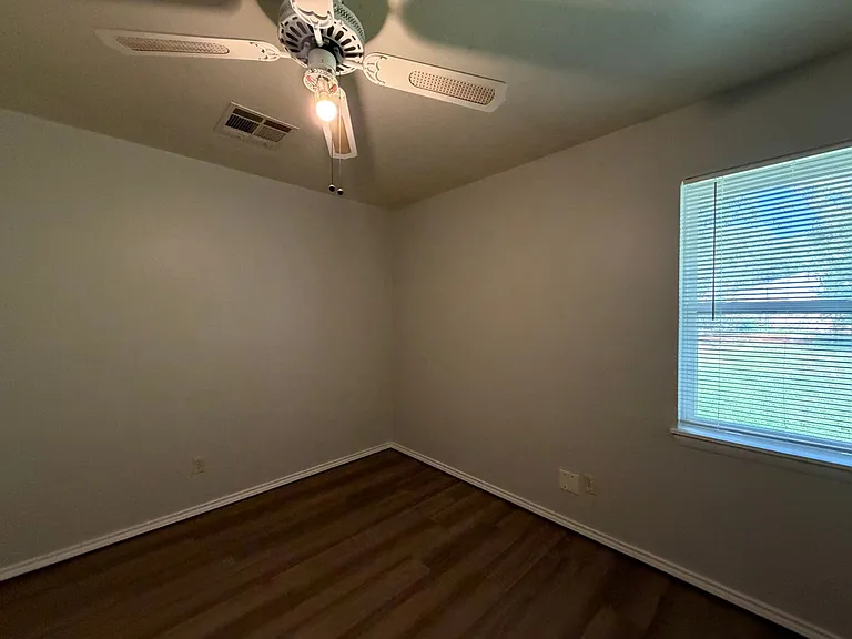 205 S Meadow Ln — Photo 15