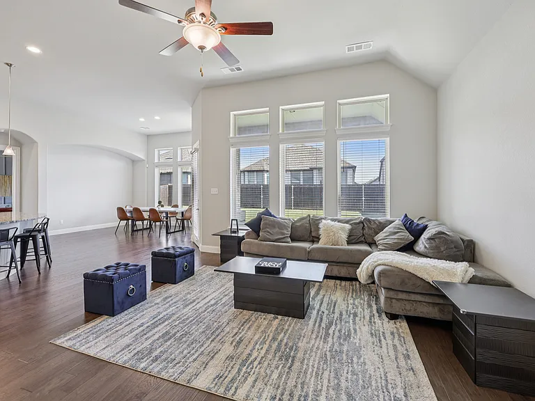 1656 Pegasus Dr — Photo 7