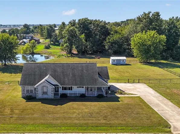 37 SW 6th Rd, Lamar, MO 64759