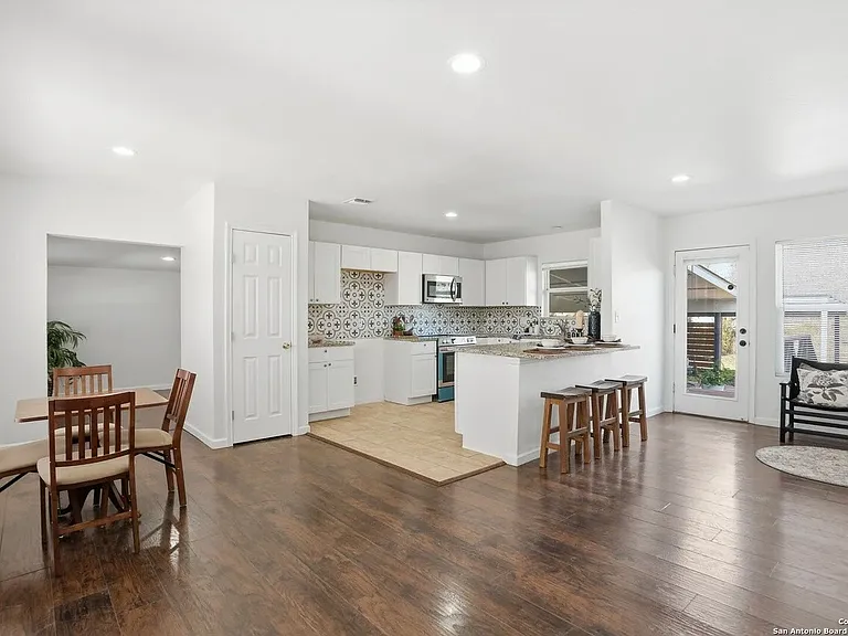 2543 W Mulberry Ave — Photo 3