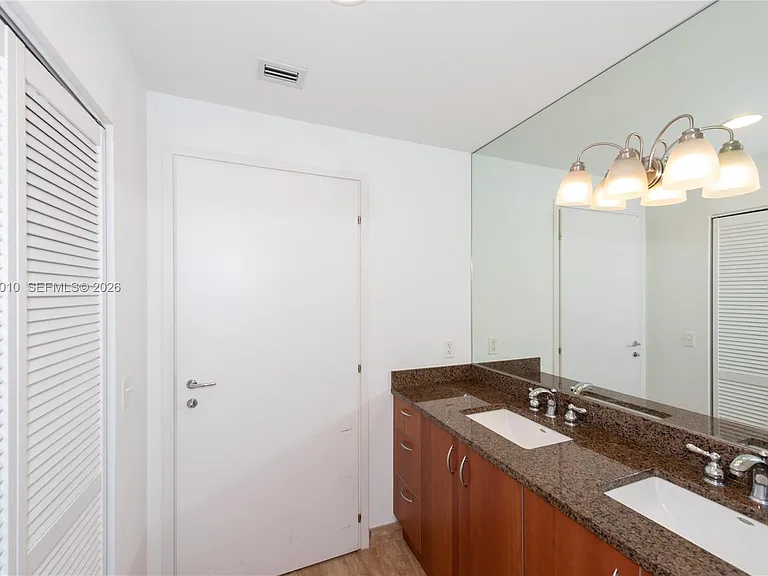 300 S Biscayne Blvd #T-2814 — Photo 14
