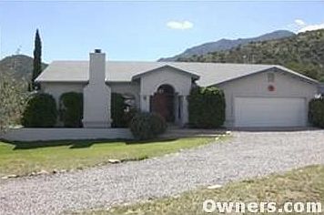 ''view from front of house''