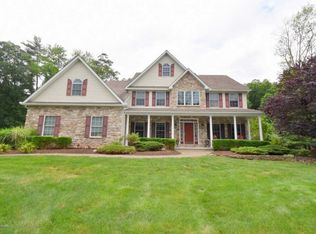 1402 Kelly Rd, Stroudsburg, PA 18360