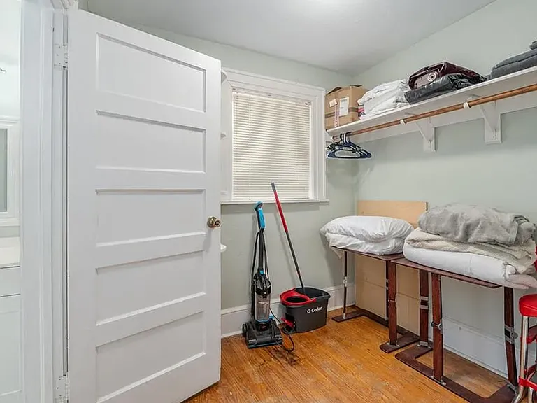 240 SW 3rd St #B — Photo 20