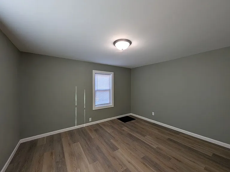 304 E Hill St — Photo 13