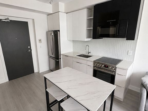 2nd image of 33 Shore Breeze Dr #1006