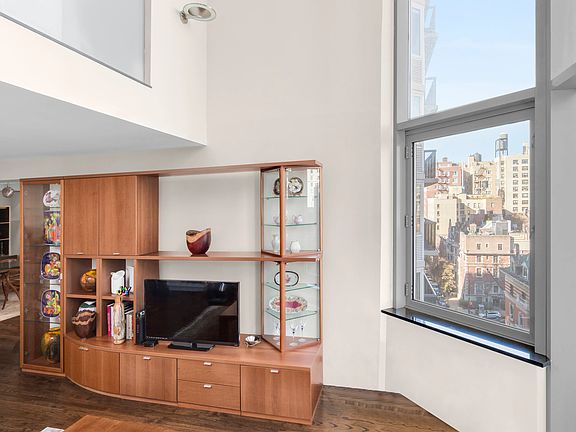 2nd image of 250 W 90th St APT 17F