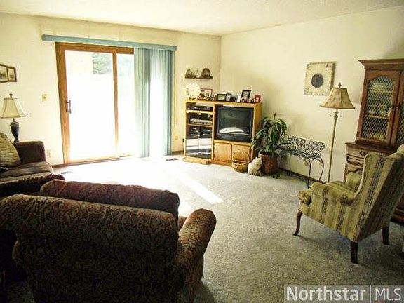 5th image of 241 22nd Avenue S