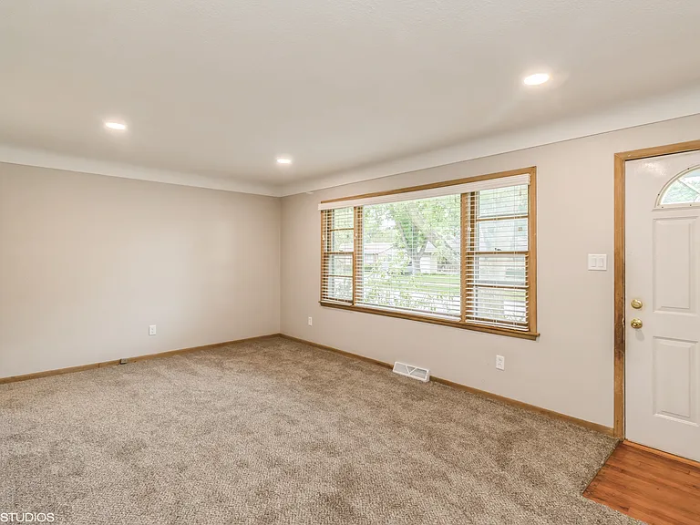 413 SW Westlawn Dr — Photo 7