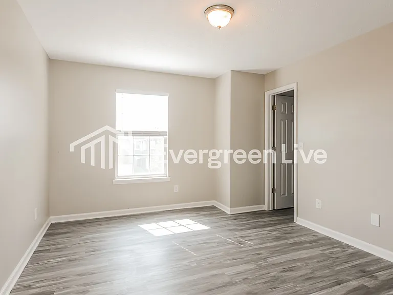 1120 Sedgehill Ln — Photo 12
