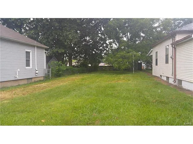 4726 Oldenburg Ave photo 1