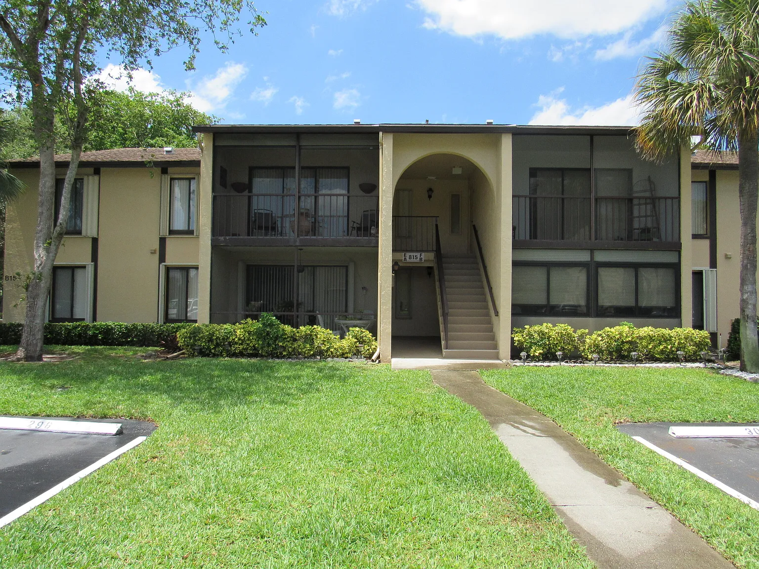 2 bed, 2.0 bath, 1111 sqft, $1,750 — Photo 2
