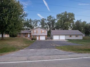8704 W Farmington Rd, Hanna City, IL 61536