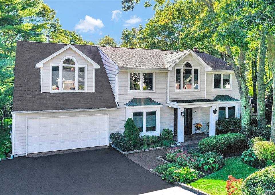 2nd image of 12 Stonehurst Ln