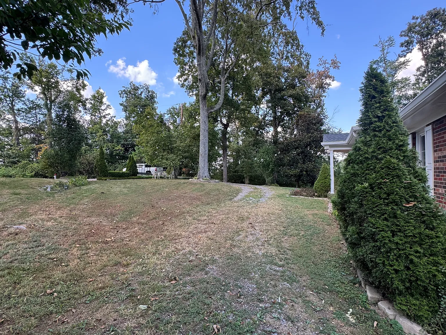 725 Stirrup Ct — Photo 2
