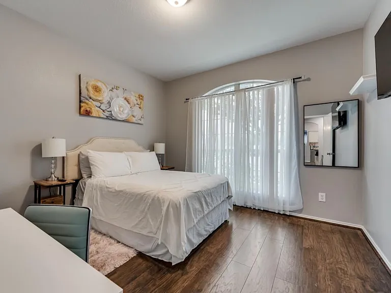 Furlong Dr — Photo 12