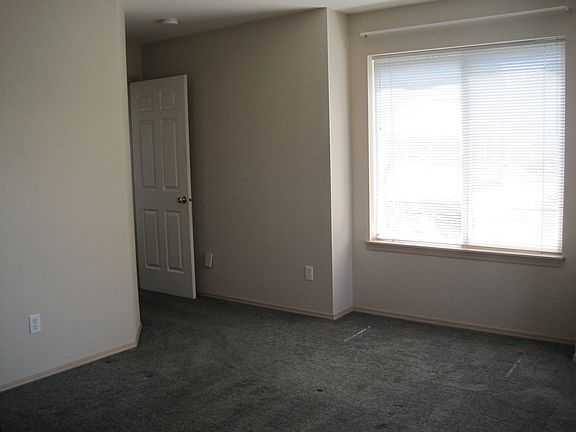 5th image of 821 Pine Ave