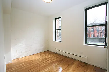 Rented by R New York