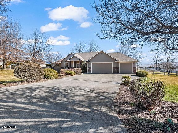 2nd image of 61 Nagler Ct