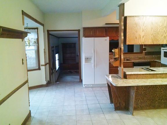 looking into kit & fam room