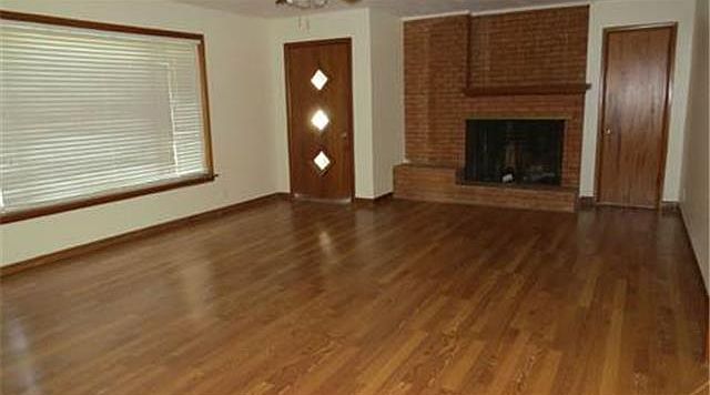 2nd image of 200 N 10th Ave