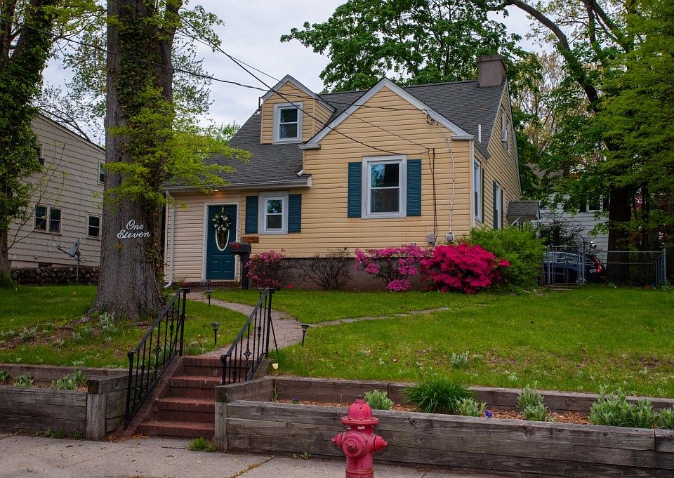 111 Grove St, Waldwick, NJ 07463 Zillow