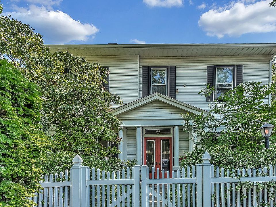 1st image of 84 Townsend Ave