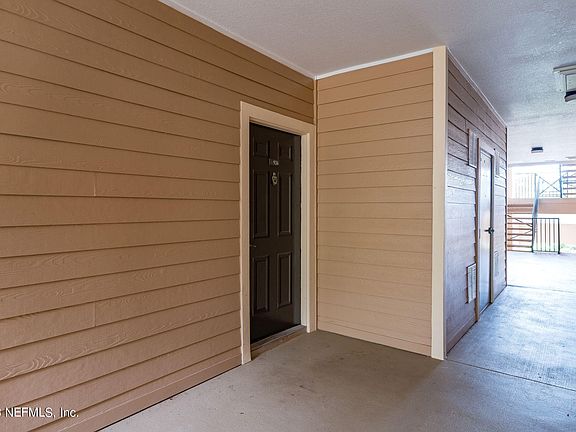 2nd image of 13810 SUTTON PARK Drive #926