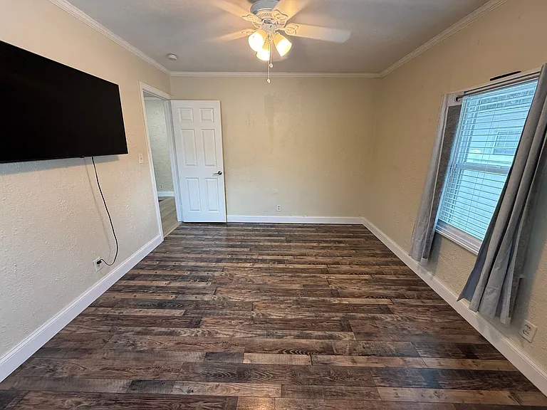 3833 Iris St N — Photo 13