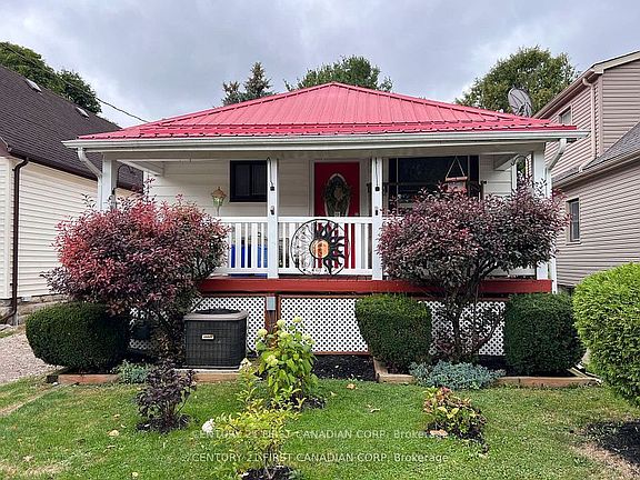 2nd image of 55 Linwood St
