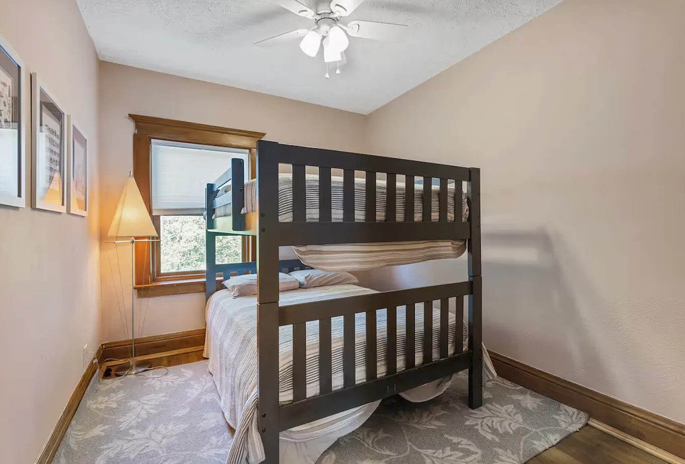 4 bed, 1750 sqft, $2,900 — Photo 4
