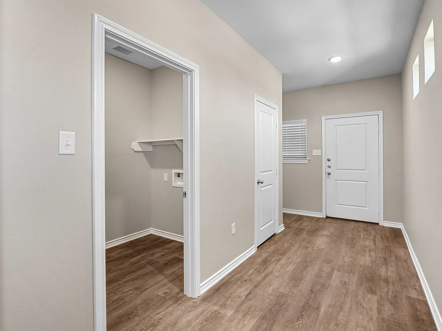 3 bed, 2.0 bath, 1509 sqft, $2,300 — Photo 3