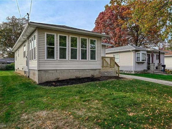 484 Lansing Rd, Akron, OH 44312