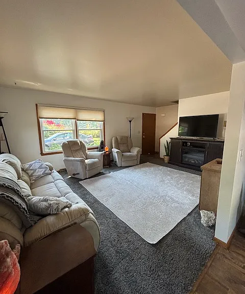 large living room and open to kitchen
