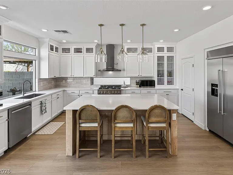 10446 Emerald Rye St — Photo 1