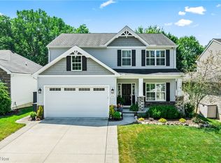 4945 Hiddenview Ct, North Ridgeville, OH 44039