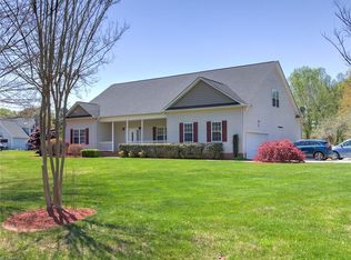 7601 Penns Grove Rd, Summerfield, NC 27358