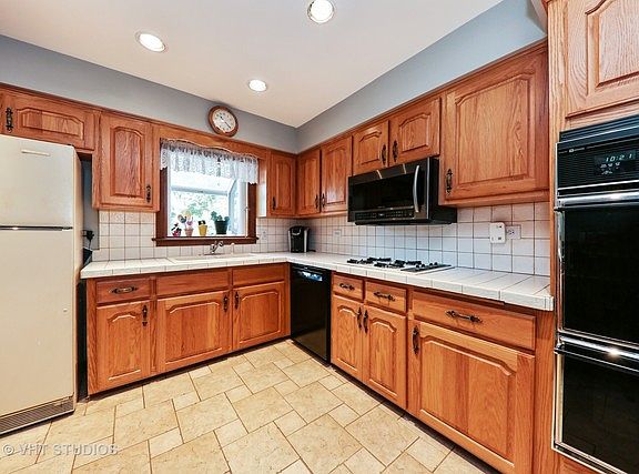 4th image of 7930 Farmingdale Dr