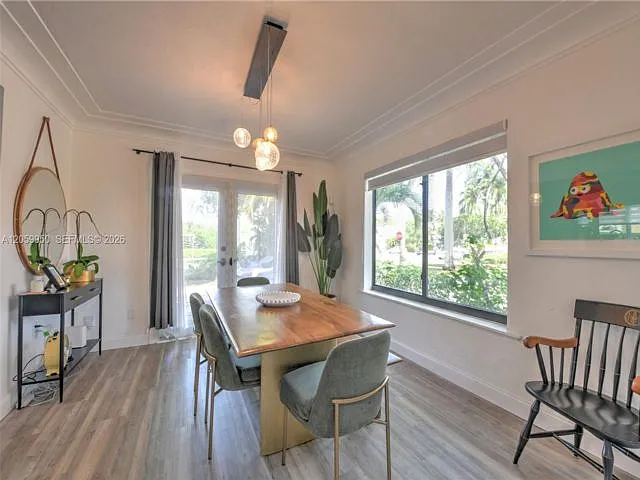 3 bed, 2.0 bath, $4,500 — Photo 2