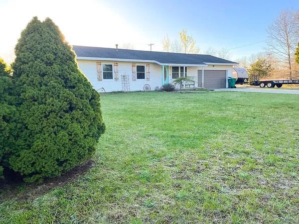 5283 Hughes St, Oscoda, MI 48750