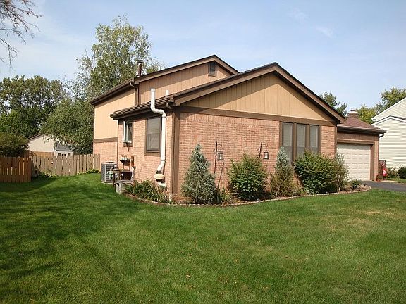 3rd image of 3712 Ravens Glen Dr
